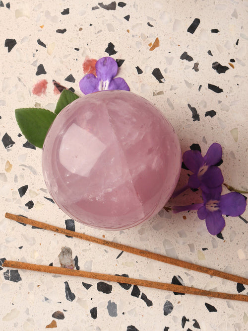 Lavender Rose Quartz Sphere L | One Colour-Image 1