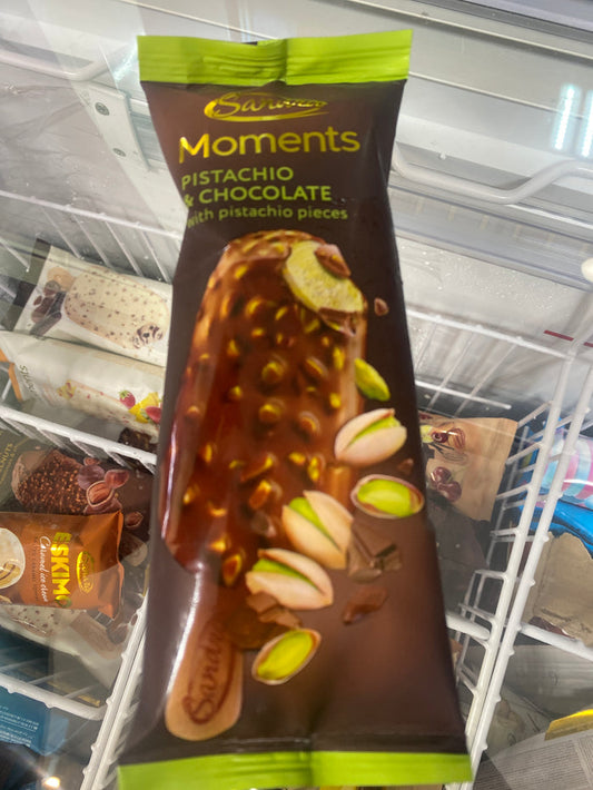 Moments Pistachio & Chocolate Ice Cream 85g
